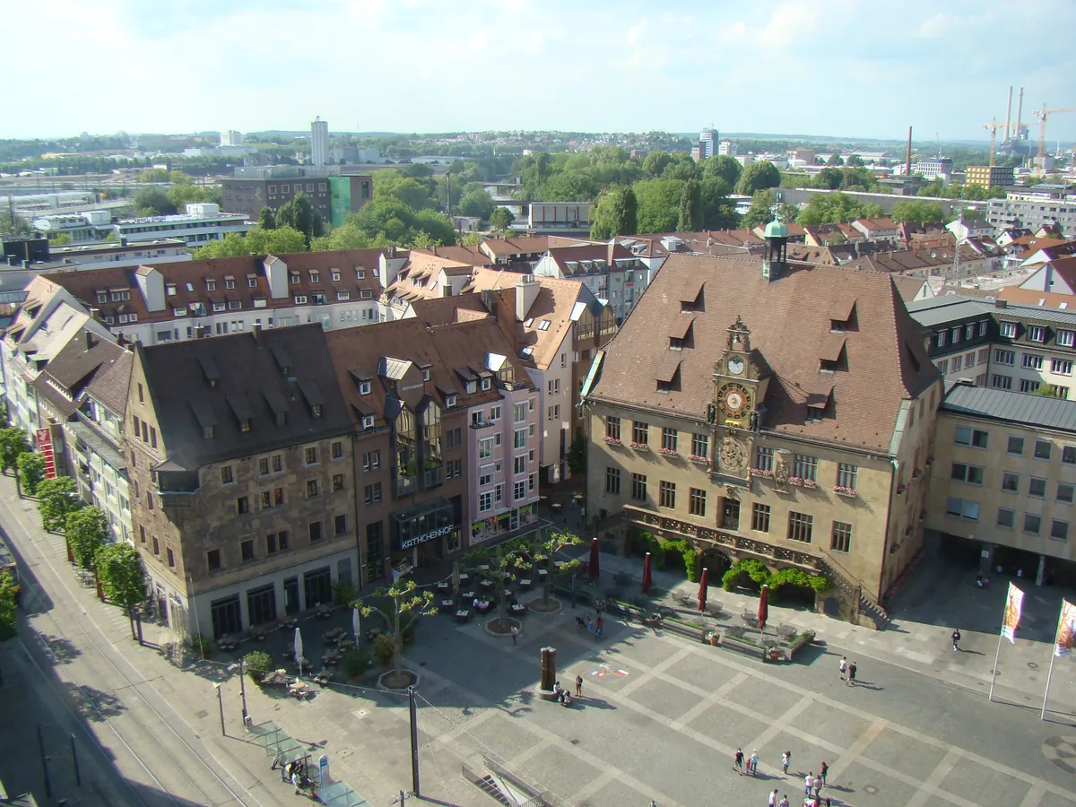Blick vom Turm der Kilianskirche über den Marktplatz von Heilbronn