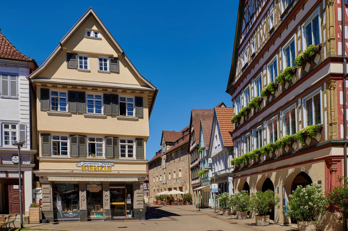 Marktstraße in Kirchheim unter Teck mit dem Fachwerkrathaus