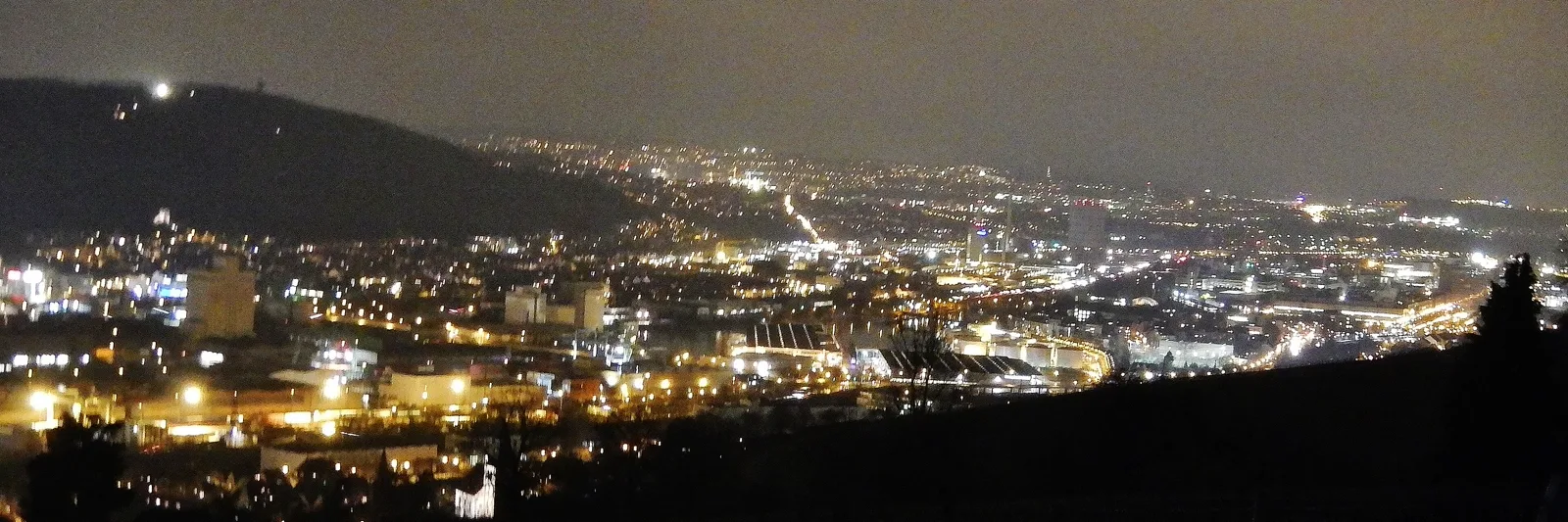 Nächtlicher Blick über Stuttgart